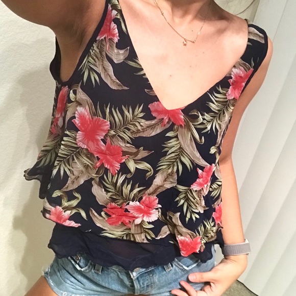 Summer Hawaiian Pattern Tank Top - Picture 2 of 3
